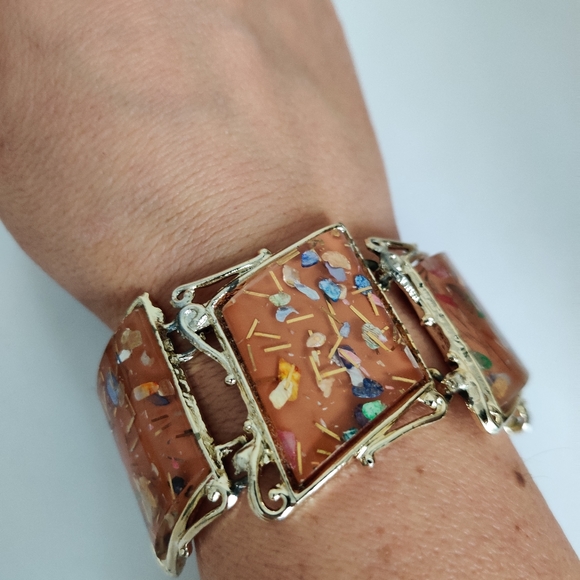 Vintage Lucite Confetti Jewelry Set Bracelet and Earrings Signed PAM - Picture 6 of 14